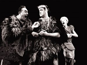 Scene din spectacolul Troilus şi Cresida de William Shakespeare - Teatrul de Comedie Bucureşti, data premierei: 20.03.1965