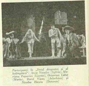 Jocul – imagine din spectacolul Jocul dragostei şi al întîmplării, Teatrul Naţional 'Lucian Blaga' - Cluj-Napoca – 26.05.1973, sursa foto: Revista Teatrul, nr. 11/1973, pp. 54-55