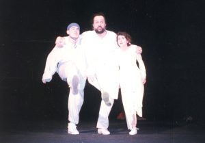 Mihai Danu (Baruțu), Afrodita Androne (Mițu), Liviu Timuș (Tătuțu), Teatrul Odeon 1998