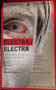 (1) Ida Jarcsek-Gaza (Clitemnestra) în Elektra / Electra. Regia: Bocsárdi László. 2015